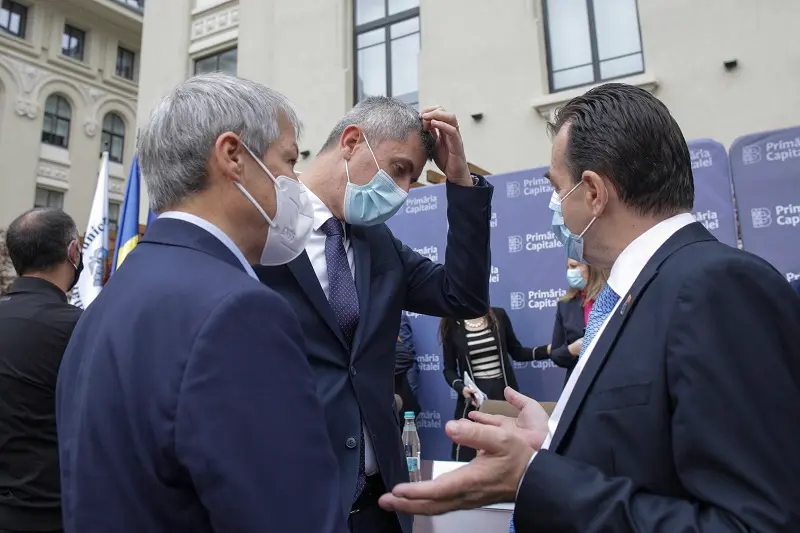 Dan Barna, împreună cu Dacian Cioloș și Ludovic Orban, Sursa foto: Inquam Photos / Octav Ganea