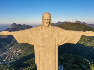 Statuia Cristos Mântuitorul din Rio de Janeiro /Grupo Cataratas