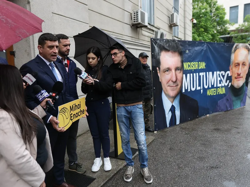 George Simion preia investigația Newsweek să îl atace pe Nicușor Dan. Când nu îi convine ne înjură - Foto: INQUAM PHOTOS / Octav Ganea