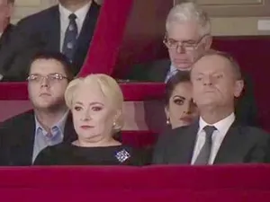 Victor Dăncilă a stat alături de mama sa, la Ateneul Român, la ceremonia de preluare a președinției CUE