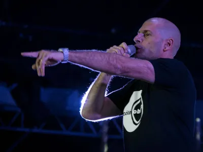 Anti-vaxxer convins: Akhenaton, un cunoscut rapper din Franţa, internat la ATI cu COVID. / Foto: stirileprotv.ro