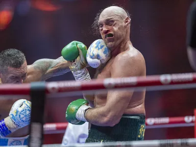 Oleksandr Usyk, campion incontestabil de box la categoria grea. L-a bătut pe Tyson Fury - Foto: Profimedia Images