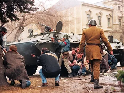 Atât militarii, cât și securiștii erau înarmați până în dinți, la Revoluție