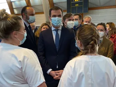 Tinerele din Franţa nu vor mai plăti procedurile medicale legate de controlul naşterilor/FOTO: Olivier Véran