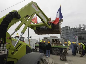 FOTO Ursula von der Leyen, învinsă de fermieri, la Bruxelles. La ce măsură "toxică" a renunțat - Foto: INQUAM PHOTOS / Octav Ganea