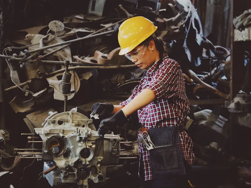 Schimbi motorul mașinii? Nu poți s-o faci „pe bordură”. Recomandările RAR ca să nu te coste enorm - Foto: pexels.com/Chevanon Photography - Imagine cu rol ilustrativ