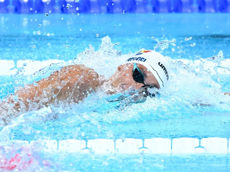 David Popovici s-a calificat în semifinalele probei 100 metri liber - Foto: Profimediaimages.ro