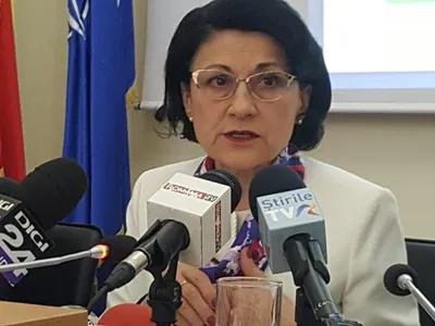 Ecaterina Andronescu face școala obligatorie mai lungă/FOTO: hotnews.ro