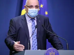 Raed Arafat: Este important ca elevii și profesorii să poarte mască. Școlile trebuie deschise / gov.ro