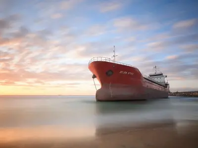 Marina Britanică:Atacatorii au părăsit petrolierul sechestrat în Golful Oman. Nava este în siguranță/FOTO: Unsplash