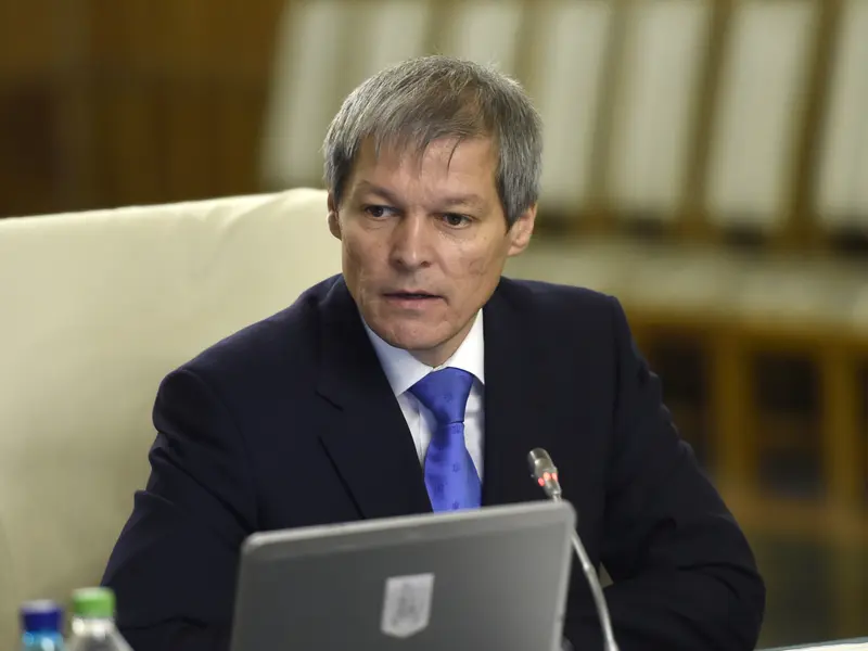 Cioloș nu-l vrea premier pe Cîțu nici dacă o să câștige șefia PNL/foto: business review