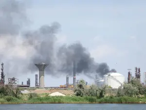 Unul dintre muncitorii răniţi în explozia Rafinăriei Petromidia Năvodari a murit în Germania/FOTO: Inquam Photos/Costin Dinca