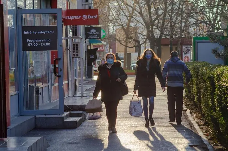 România cu mască/FOTO: hotnews.ro