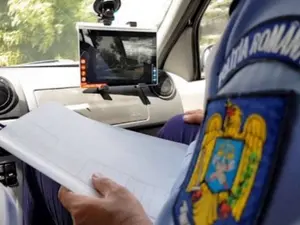 Examen de permis: elevul a sărit la bătaie în maşină la poliţistul care i-a spus că l-a picat/FOTO: ziaruldeiasi.ro