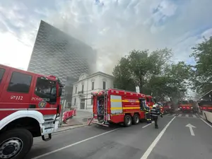 Incendiu puternic la un bloc din Dorobanți - Foto: ISU B-IF