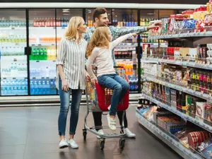 Între ce ore vor mai putea merge românii la supermarket în weekend? Anunțul oficial al guvernului - Foto: Freepik