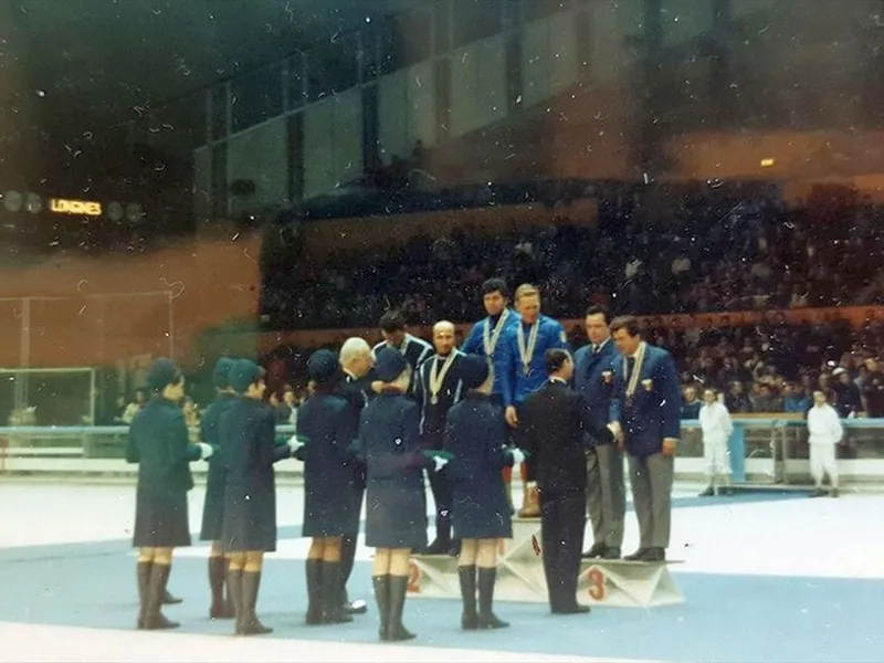 Doi fotbaliști, reprofilați, Ion Panțuru și Nicolae Neagoe au adus singura medalie a României la Jocurile Olimpice de Iarnă, la Grenoble Foto: COSR