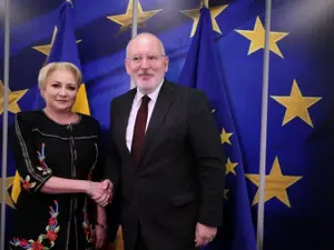 Viorica Dăncilă și Frans Timmermans Foto: Guv.ro