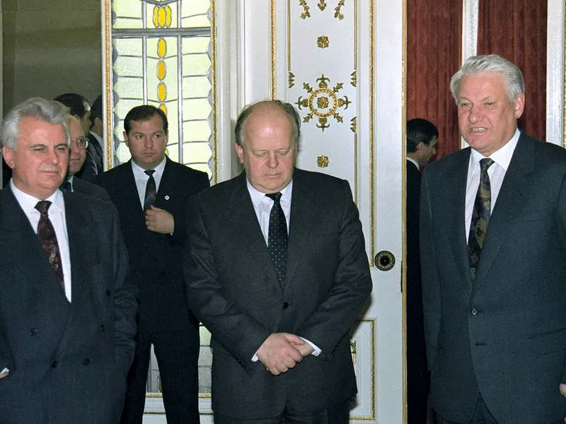 La 8 decembrie 1991, Președintele Rusiei, Președintele Ucrainei și Președintele Parlamentului Belarus au semnat un acord privind înființarea  CSI/foto: tass