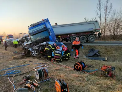 Accident mortal produs între un TIR, o camionetă și o mașină pe DN2E, la Cornu Luncii/FOTO: glasulsucevei.ro