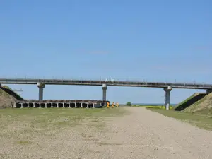 Pe două tronsoane ale Autostrăzii Transilvania nu se lucrează de 11 ani. CNAIR caută firmă de pază - Foto: ebihoreanul.ro