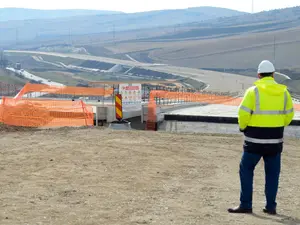 Cei 140 de kilometri fantomă de pe Autostrada Transilvania. A fost promisă din 2003, pentru 2012 - Foto: INQUAM PHOTOS / Mircea Rosca - Rol ilustrativ