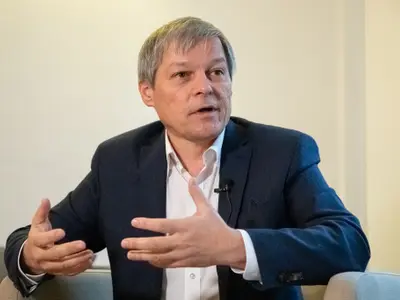 Cioloș acuză PNL că a plătit o campanie online împotriva miniștrilor Sănătății/foto: libertatea