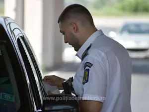 Şofer bulgar, cercetat după ce a încercat să introducă în România 14.800 de ţigarete - FOTO: Poliția de Frontieră