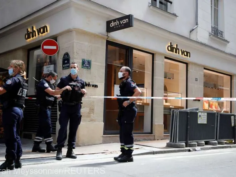 După Chaumet, și bijuteria Dinh Van din zona Champs Elysées a fost jefuită. / Foto: agerpres.ro