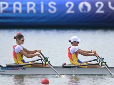 Gianina van Groningen și Ionela Cozmiuc au obținut ARGINTUL la dublu vâsle categorie ușoară - Foto: Profimediaimages.ro