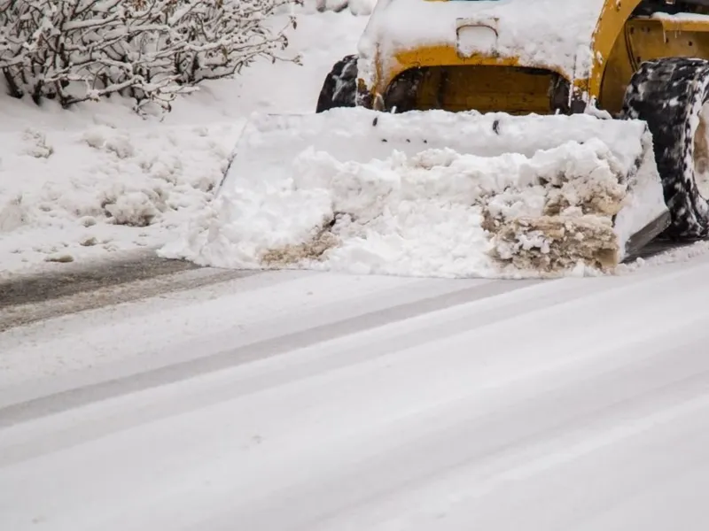 Drumurile sunt  blocate de nămeți Foto: Facebook - rol ilustrativ