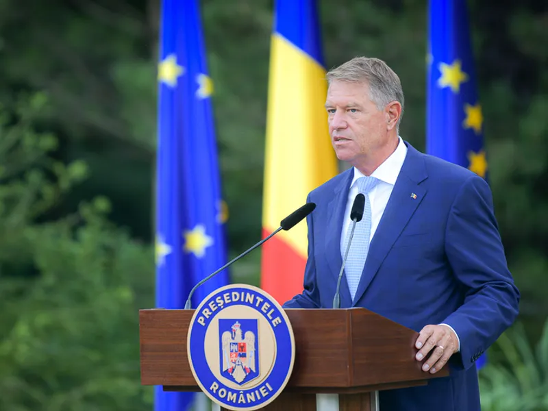 Iohannis a decorat Drapelul de Luptă al Diviziei 2 Infanterie „Getica” la 105 ani de la înființare. / Foto: news.ro