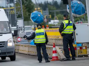 Cum poate fi obligată Austria să ne lase în Schengen? Lecția pe care ne-o dau navetiștii din Ungaria (Imagine cu caracter ilustrativ) - Foto: Freepik