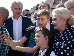 Eugen Tedorovici și Viorica Dăncilă în campanie electorală Foto: Facebook