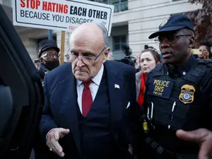 Rudy Giuliani, fostul avocat al lui Trump, obligat să plătească daune de 148 milioane $. Ce a făcut - Foto: Profimedia Images