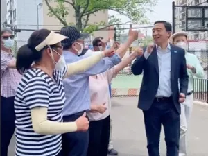 Un democrat care vrea să candideze la Primăria New York dansează pe manele/FOTO: TikTok/Andrew Yang