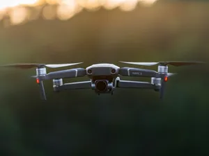 Zeci de drone s-au prăbușit peste oamenii care asistau la inaugurarea unu mall în China/FOTO: Pixabay