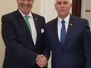 Călin Popescu Tăriceanu și Mike Pence     Foto: Facebook