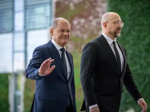 Prim-ministrul ucrainean, Denys Schmyhal și Olaf Scholz/foto: Profimedia Images