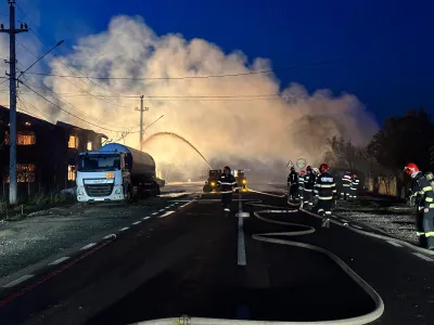 Exploziile de la stația GPL ar fi pornit după ce un angajat a alimentat o butelie cu țigara în mână - Foto: Observator