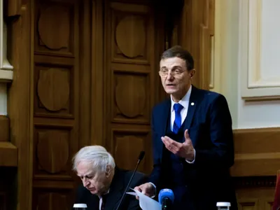 Ioan-Aurel Pop, președintele Academiei Române (dreapta), și Victor Spinei, vicepreședinte al Academiei Române/FOTO: basilica.ro