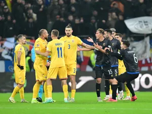 Scene ULUITOARE la România - Kosovo. Oaspeții fug de pe stadion în prelungiri. Care a fost motivul? - Foto: Profimedia Images