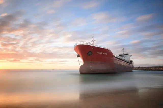 Marina Britanică:Atacatorii au părăsit petrolierul sechestrat în Golful Oman. Nava este în siguranță/FOTO: Unsplash