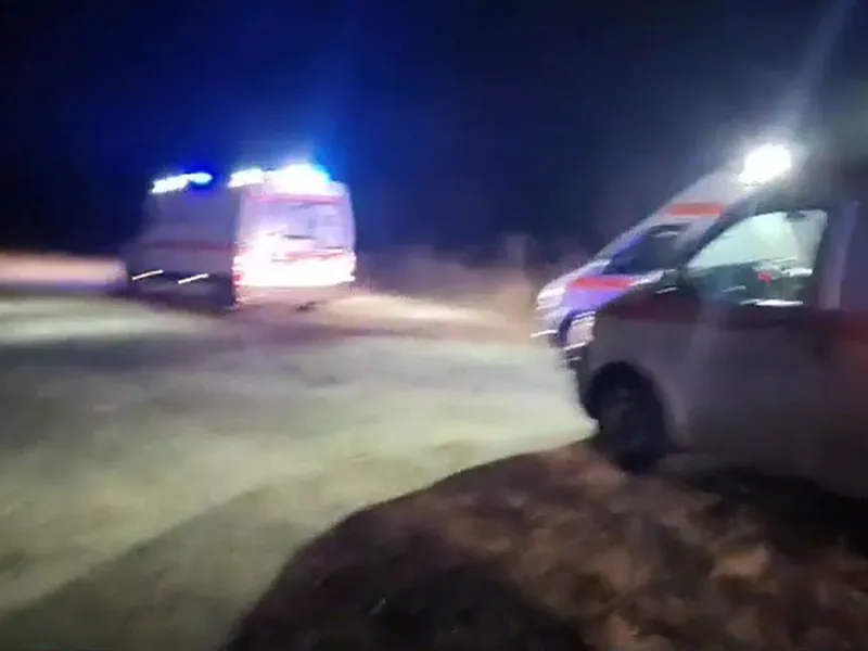 Acceleratul Arad - Bucureşti Nord a lovit violent marfarul şi i-a provocat acestuia deraierea Foto: captură video Impact News