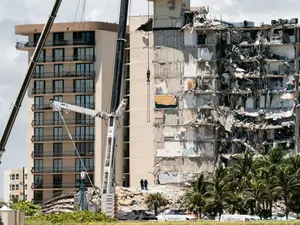 Cât de sigur e blocul în care stai? Avertismentele dure ale prăbușirii blocului din Florida/FOTO: ziaruldeiasi.ro