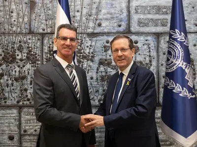 Lior Ben Dor, noul ambasador al Israelului, este la origine român, cu mama născută în Bacău - Foto: Facebook/Ambasada Israelului în România