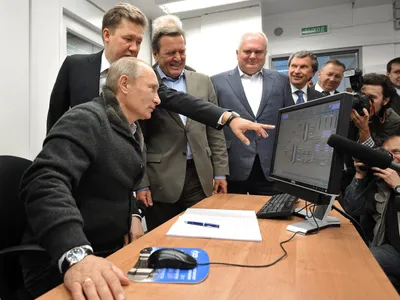 Putin vrea un ”registru autoreglementat al conţinutului toxic” de pe Internet. / Foto: businessinsider.com