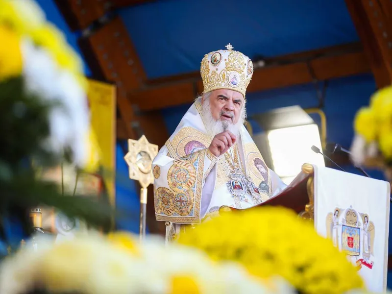 Papa, vaccinat cu doza 3. Patriarhul, nevaccinat: să ne rugăm Sfântului Dimitrie să treacă pandemia / basilica.ro