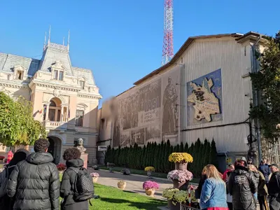 Un bărbat s-a urcat e clădirea primăriei pentru a vorbi cu primarul. A amenințat că se aruncă  - Foto: Ziarul de IAȘI