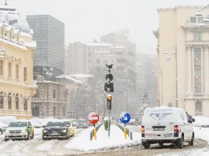 Vin ninsorile în București! Temperaturile scad sub O°C. Cod galben de viscol la munte. Zonele vizate - Foto: Profimedia images